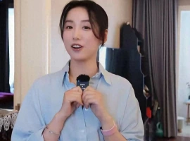 演员吕一首次晒北京小家，内室杂乱东西多，光线暗！网友：老公呢-而安资源分享网
