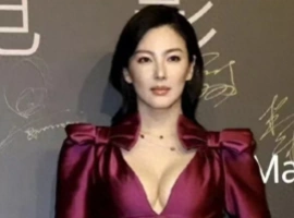 深圳街拍生图炸雷！张雨绮酒红绸缎裹身透“肉香”，宁静预言成真-而安资源分享网